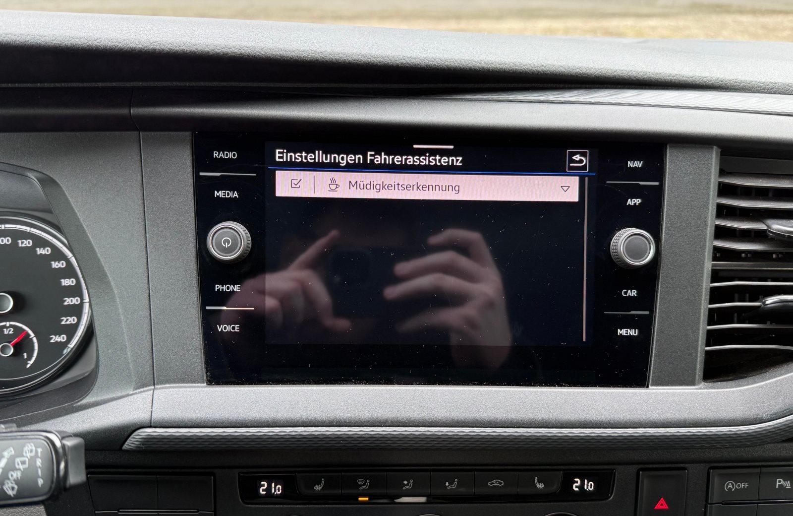 T6.1 Caravelle 2.0 TDI Comfortline 9-Sitzer Klima Navi AHK PDC