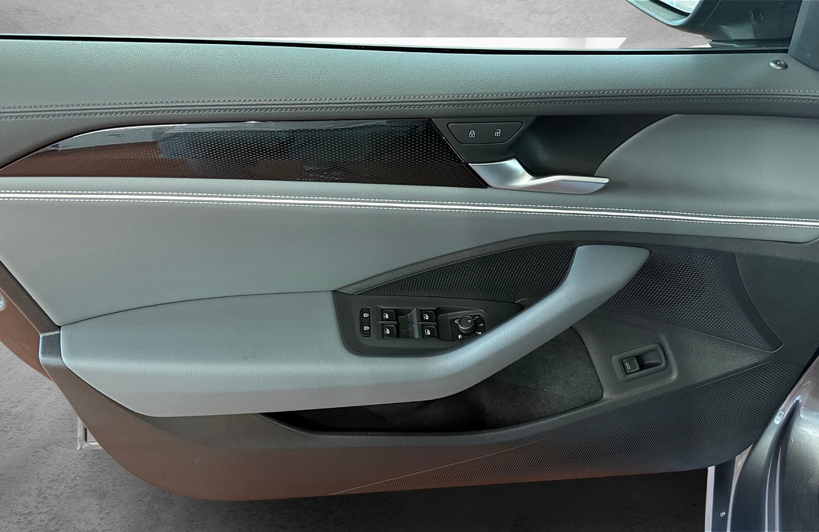 Passat Variant 2.0 TDI Business DSG LED Navi ACC RFK Massage AreaView