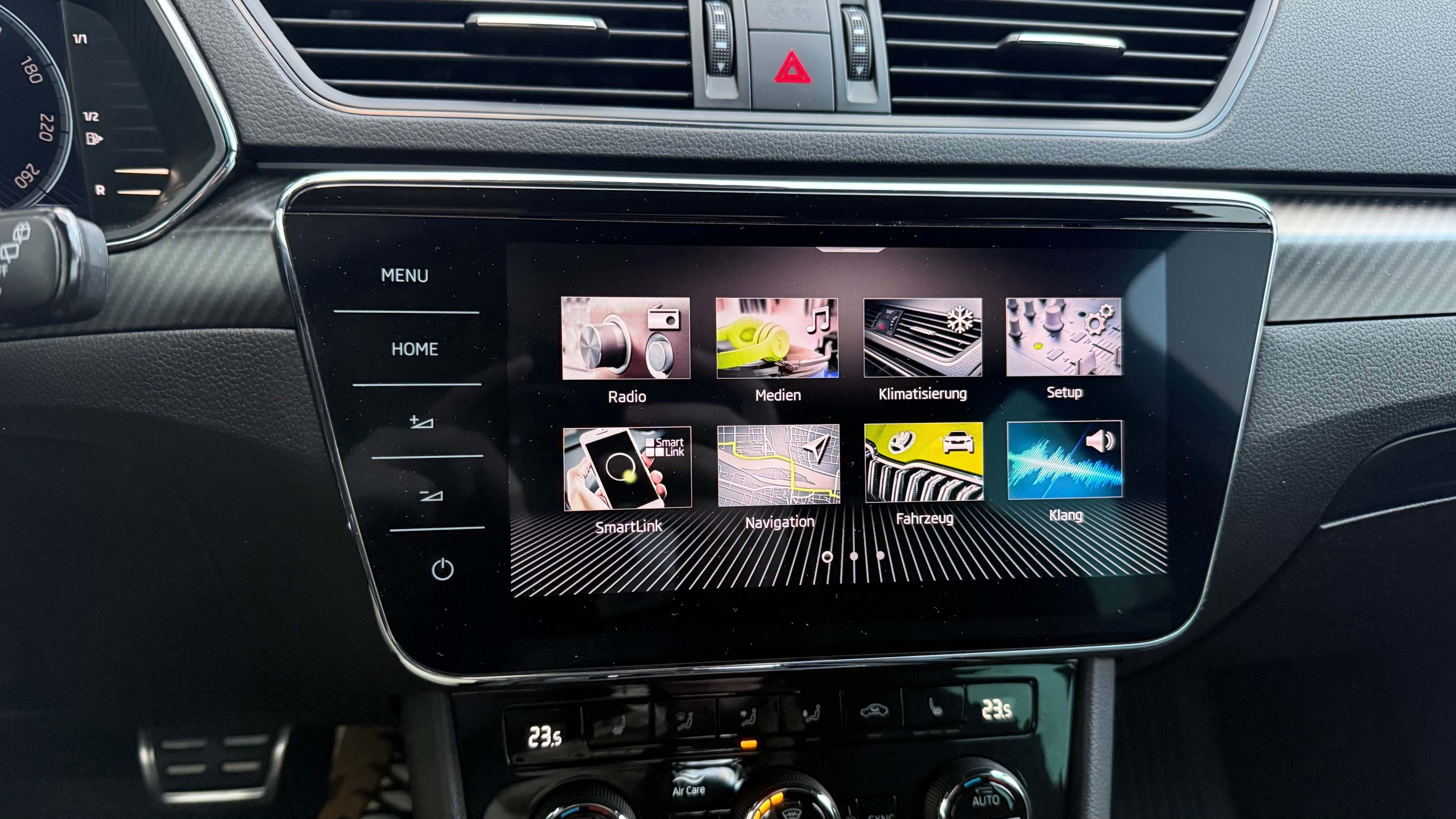 Superb Combi 2.0 TDI Sportline 4x4 DSG LED Navi ACC RFK