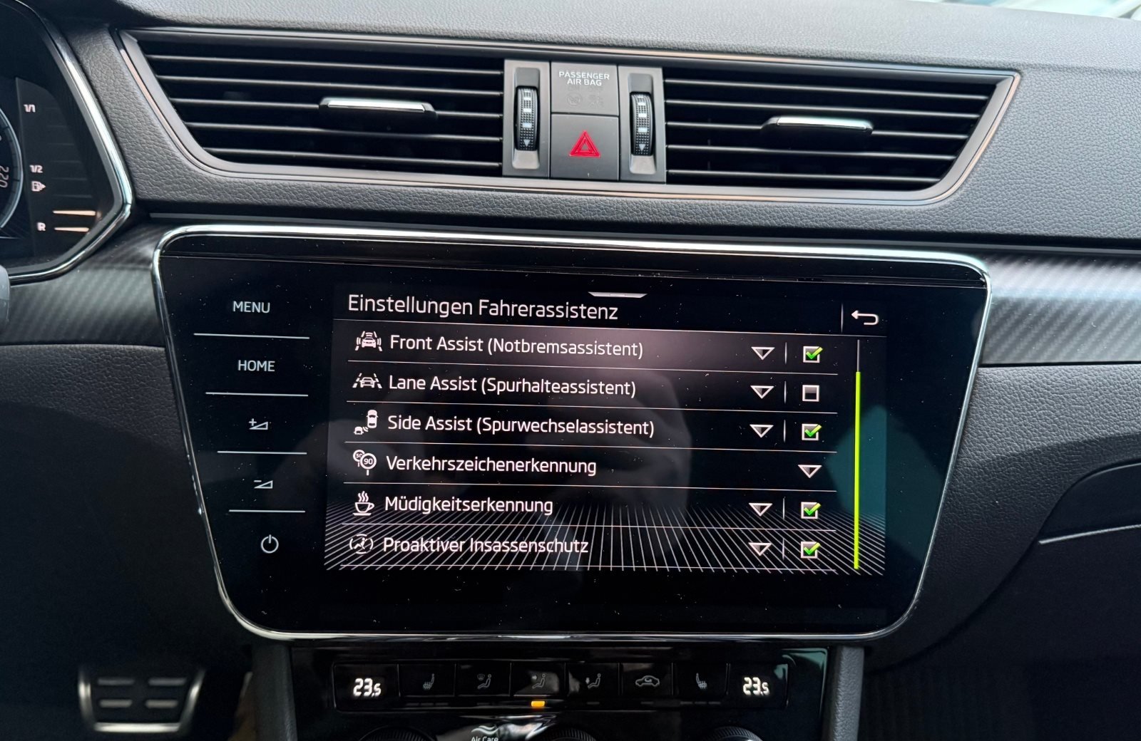 Superb Combi 2.0 TDI Sportline 4x4 DSG LED Navi ACC RFK