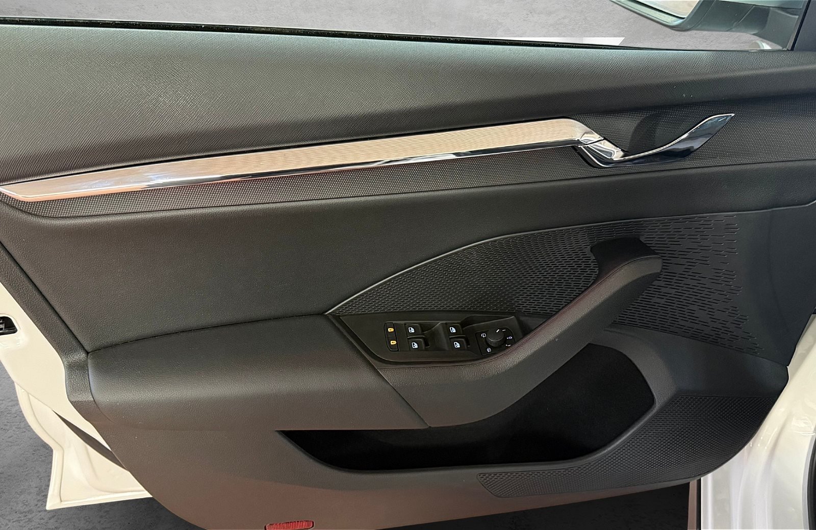 Octavia Combi 2.0 TDI Scout 4x4 DSG LED Navi ACC Standhzg.