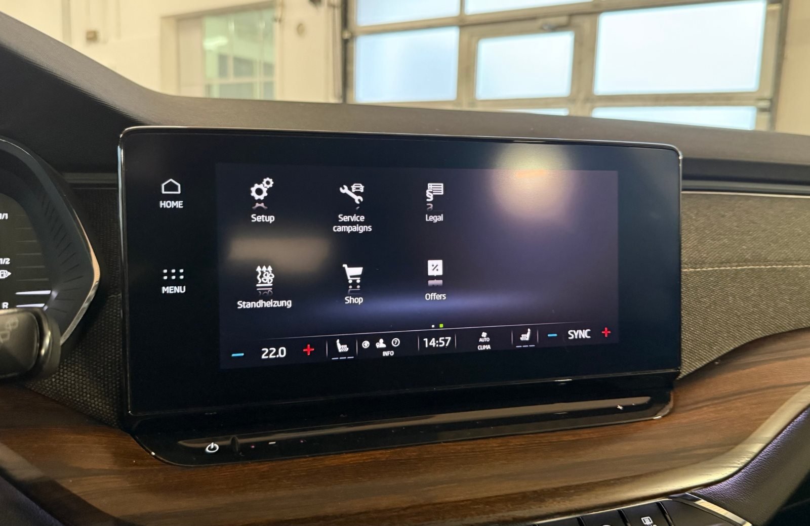 Octavia Combi 2.0 TDI Scout 4x4 DSG LED Navi ACC Standhzg.