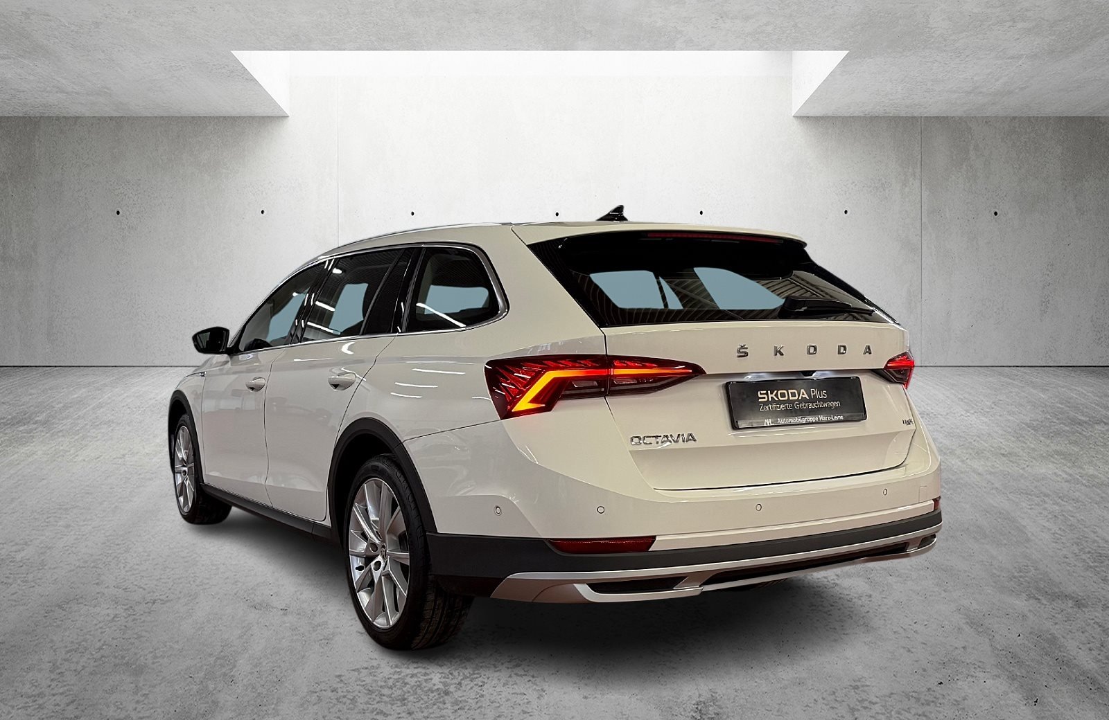 Octavia Combi 2.0 TDI Scout 4x4 DSG LED Navi ACC Standhzg.