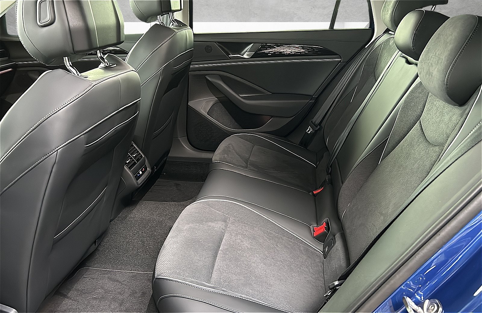 Passat Business 2.0 TDI 360 ACC AHK AUT Bel.Sitz