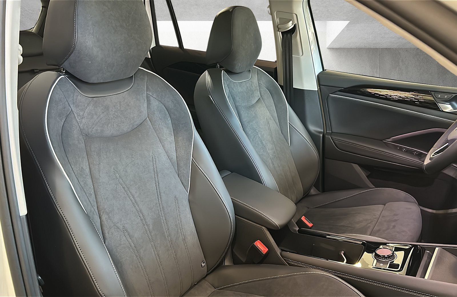 Tiguan Elegance 2.0 TDI 360 ACC AHK AUT Alcant.