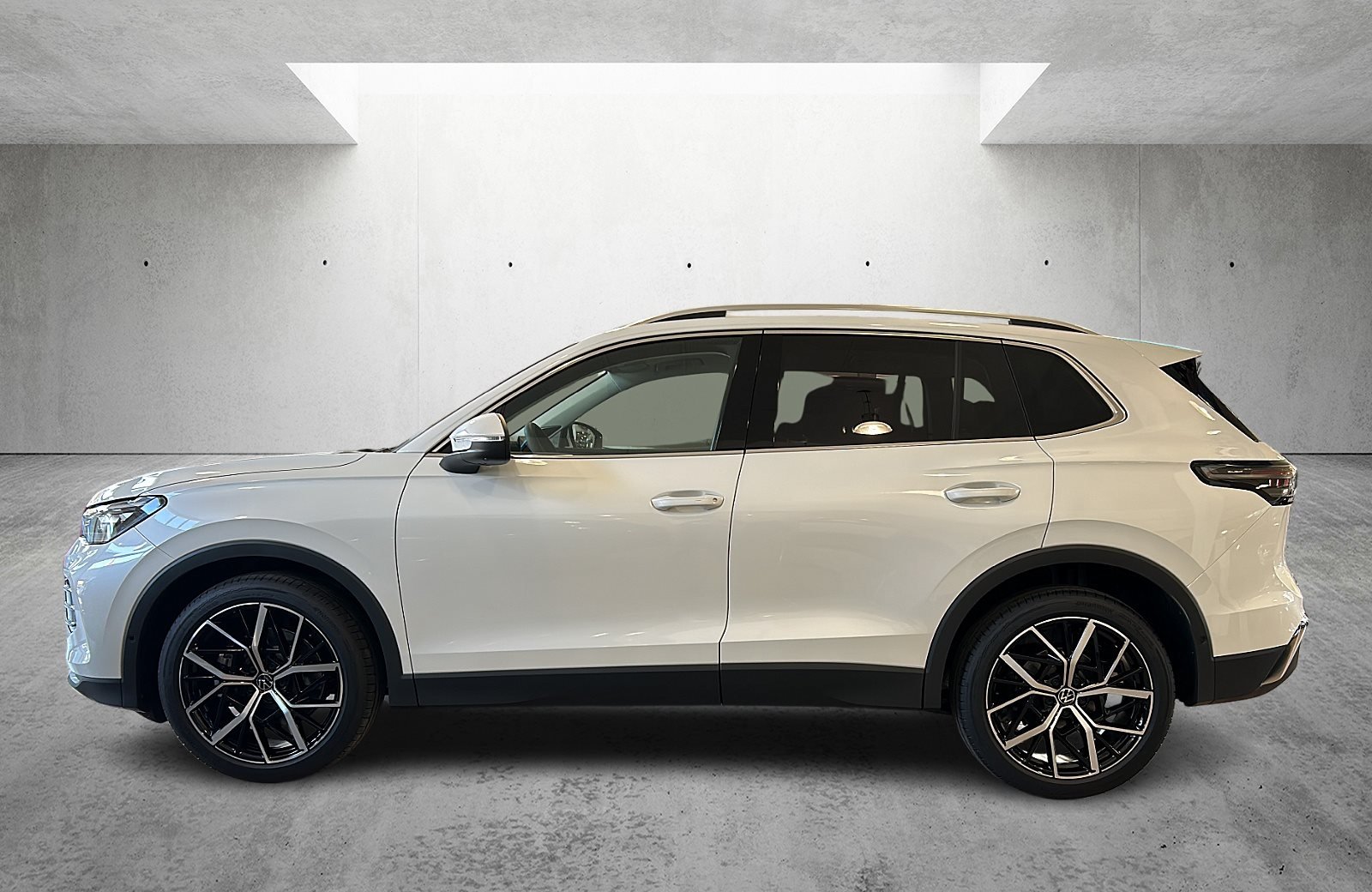 Tiguan Elegance 2.0 TDI 360 ACC AHK AUT Alcant.