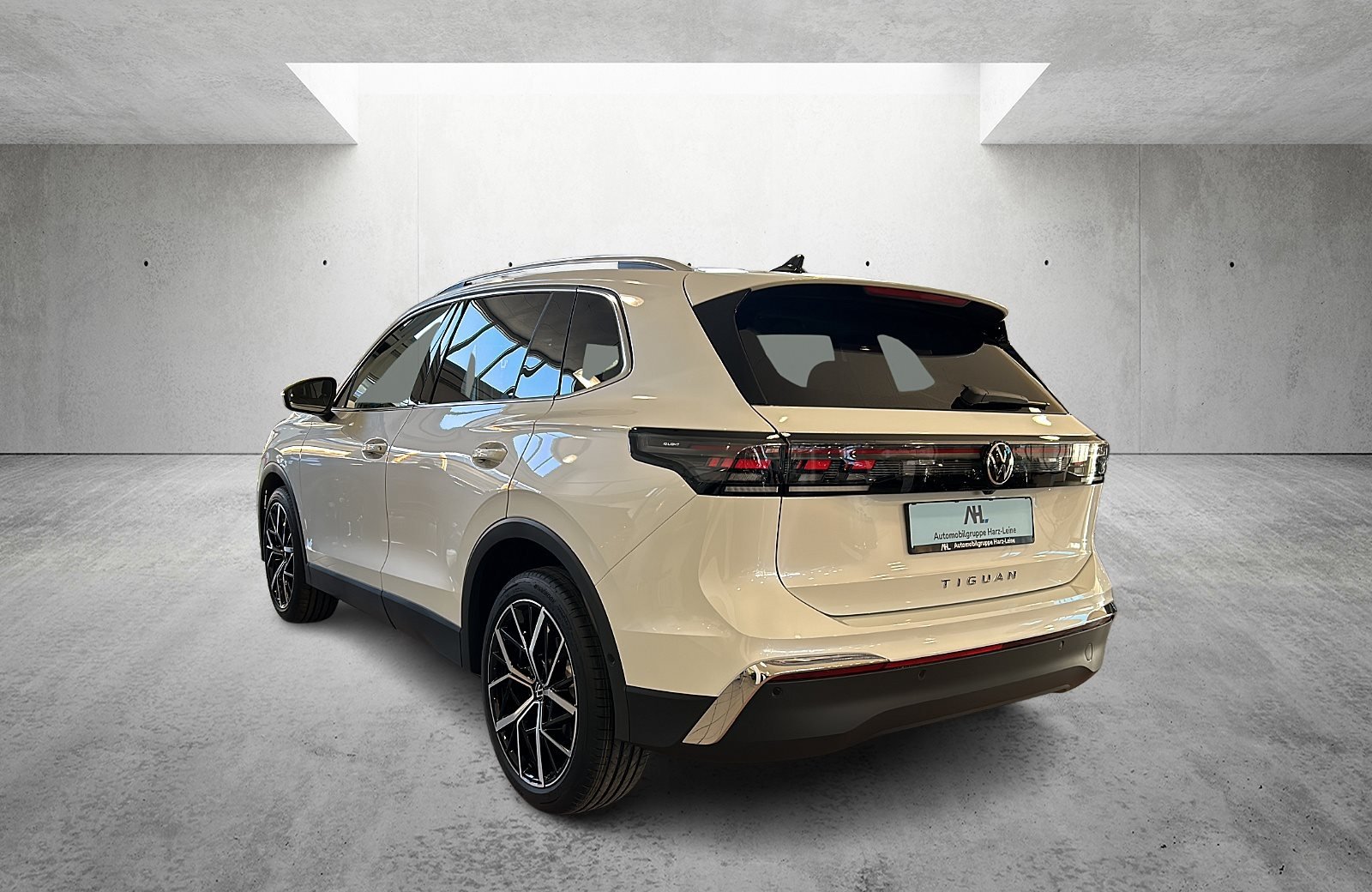 Tiguan Elegance 2.0 TDI 360 ACC AHK AUT Alcant.