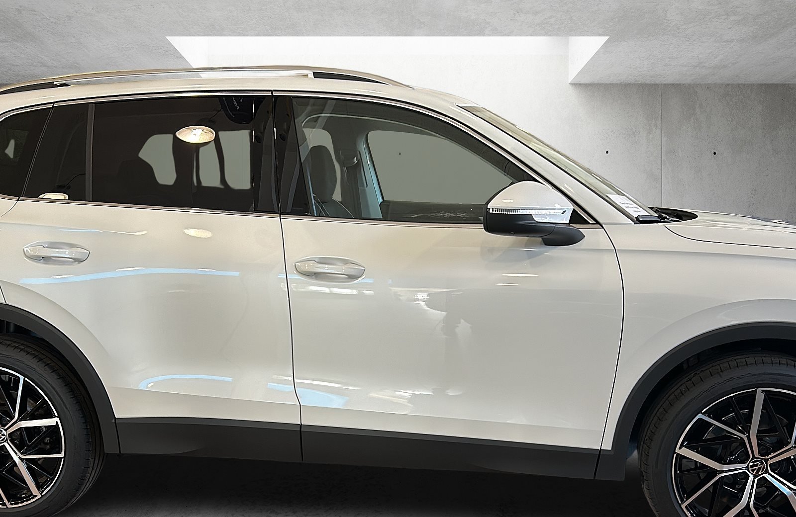 Tiguan Elegance 2.0 TDI 360 ACC AHK AUT Alcant.