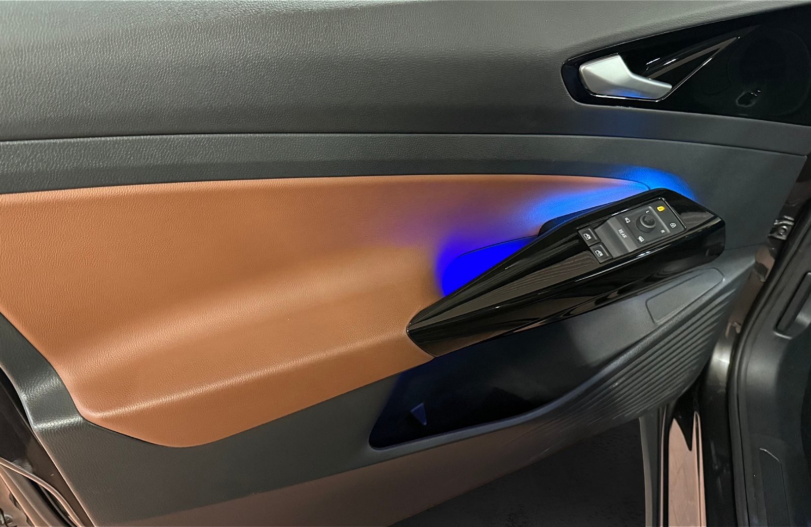 ID.4 Pro Performance Family Matrix Navi ACC Pano Wärmepumpe