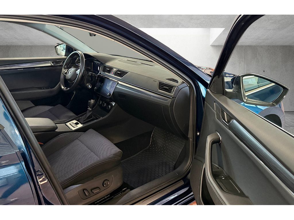 Superb Combi 1.4 TSI iV Style DSG LED Navi ACC RFK