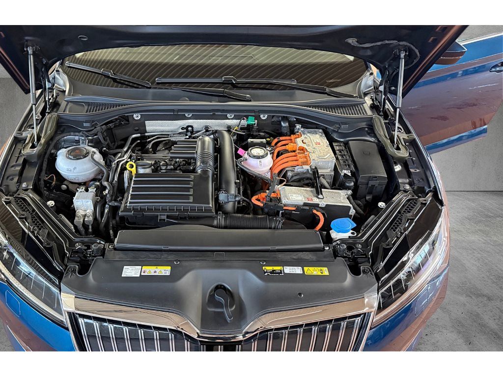 Superb Combi 1.4 TSI iV Style DSG LED Navi ACC RFK