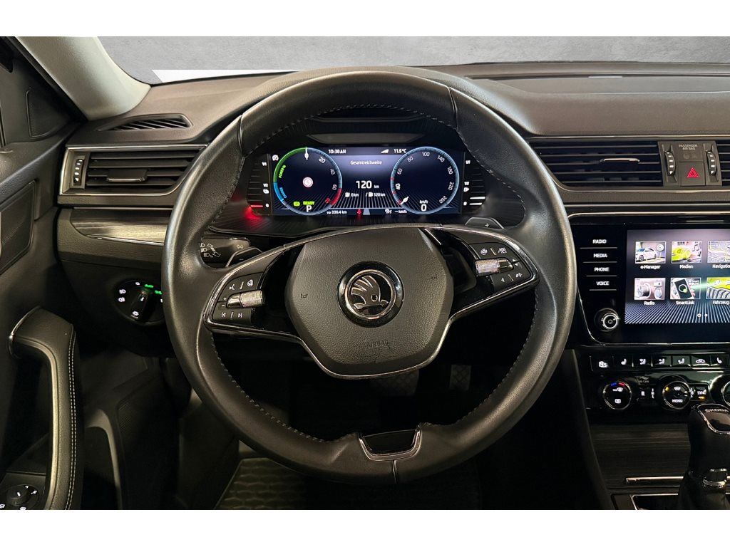 Superb Combi 1.4 TSI iV Style DSG LED Navi ACC RFK