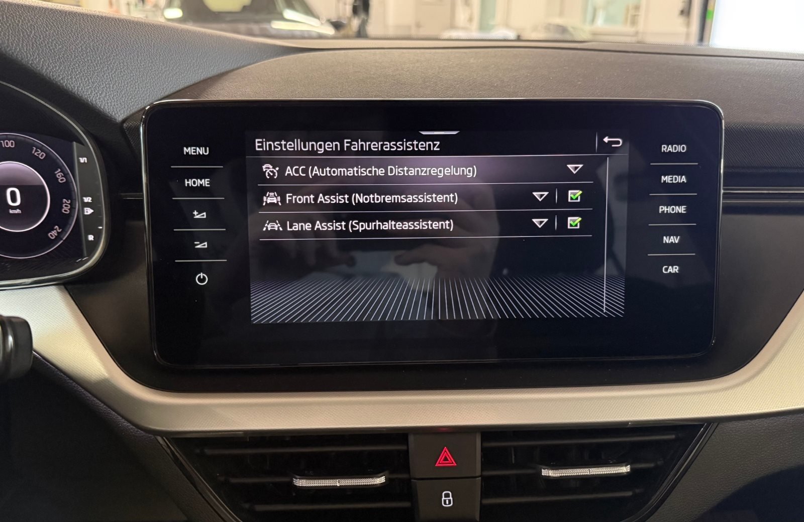 Kamiq 1.0 TSI Ambition DSG LED Navi ACC AHK ACC