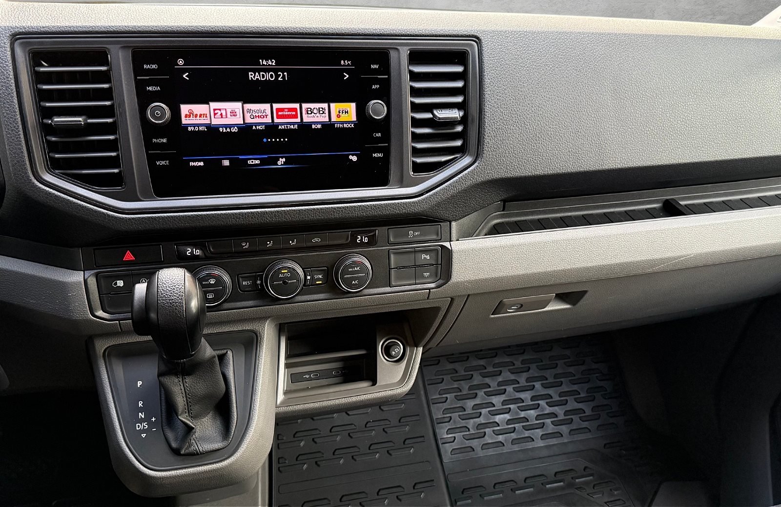 Crafter 35 Kasten MR HD 2.0 TDI Autom. LED Navi AHK ACC RFK