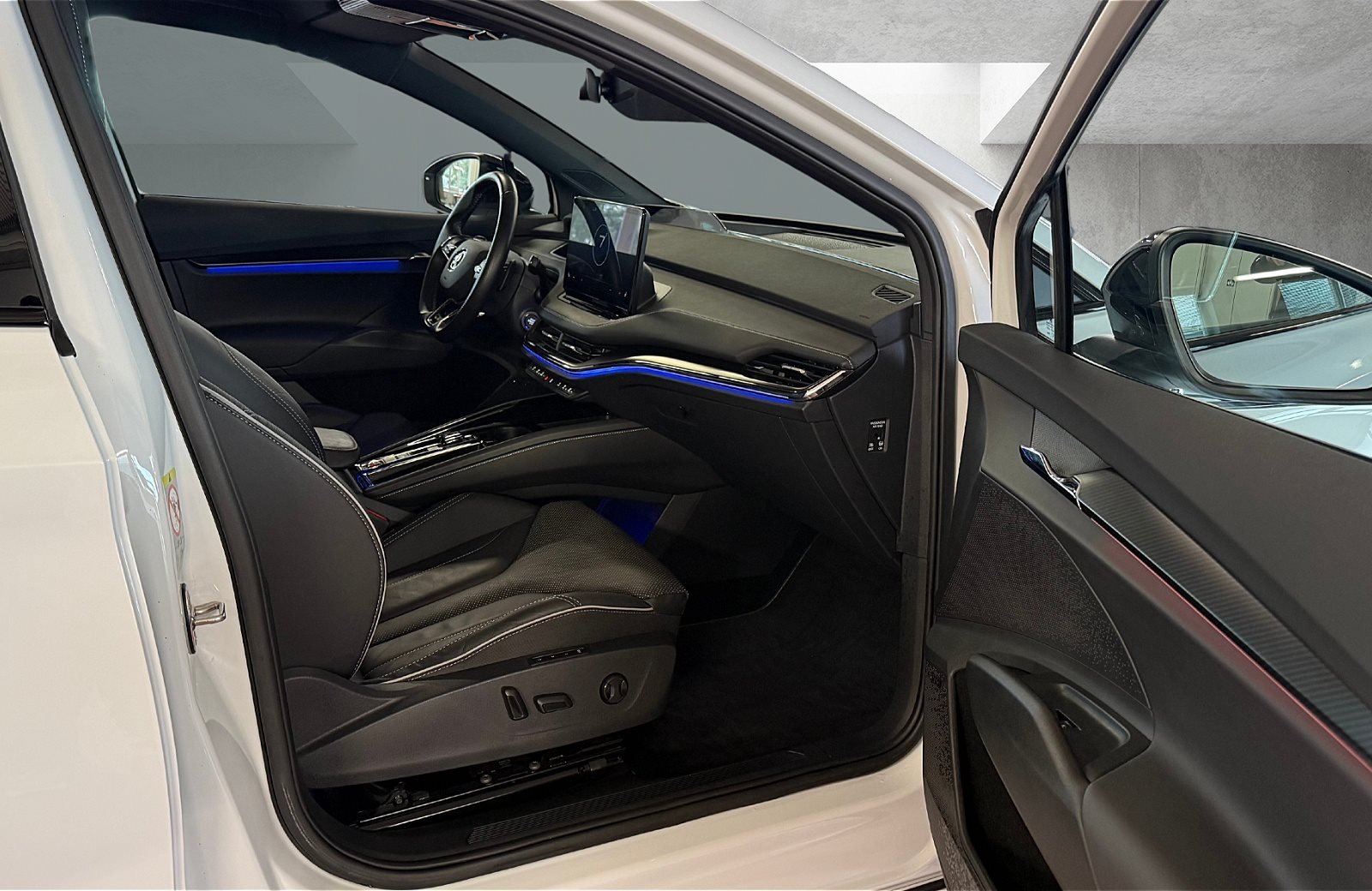 Enyaq Coupé RS Suite LED Navi ACC HuD AHK Wärmepumpe