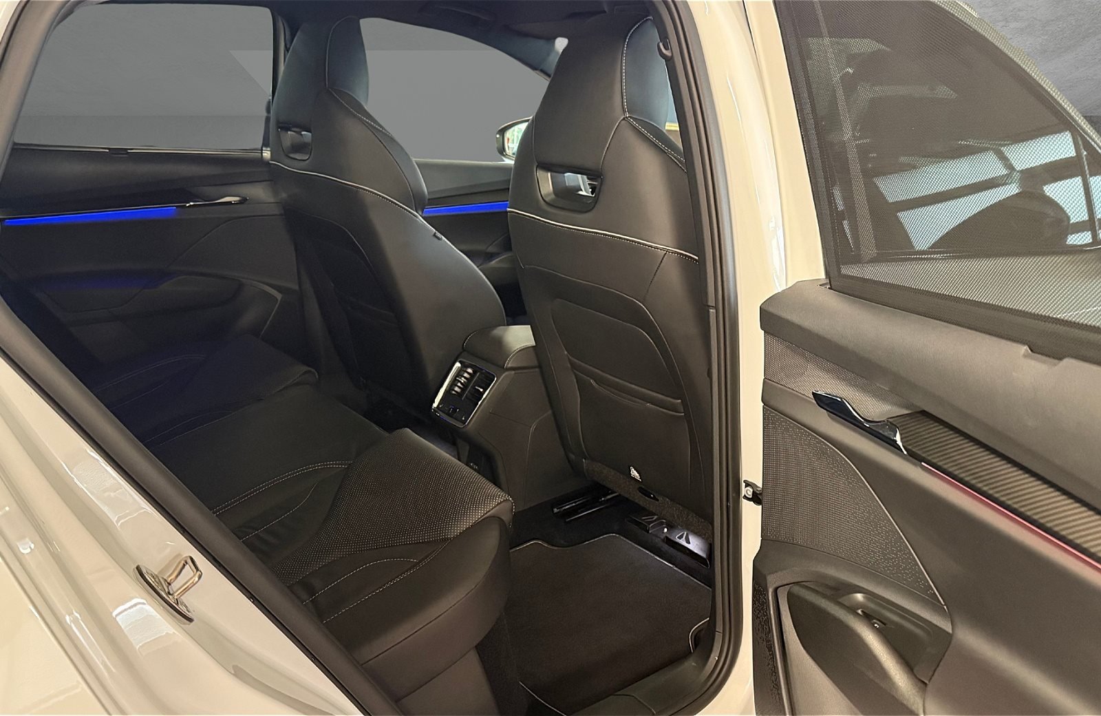 Enyaq Coupé RS Suite LED Navi ACC HuD AHK Wärmepumpe