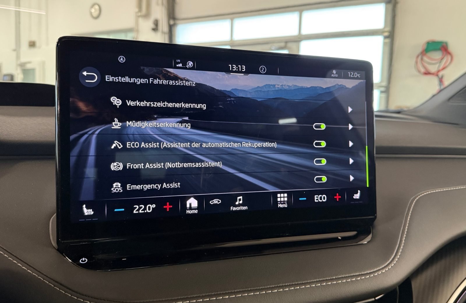 Enyaq Coupé RS Suite LED Navi ACC HuD AHK Wärmepumpe