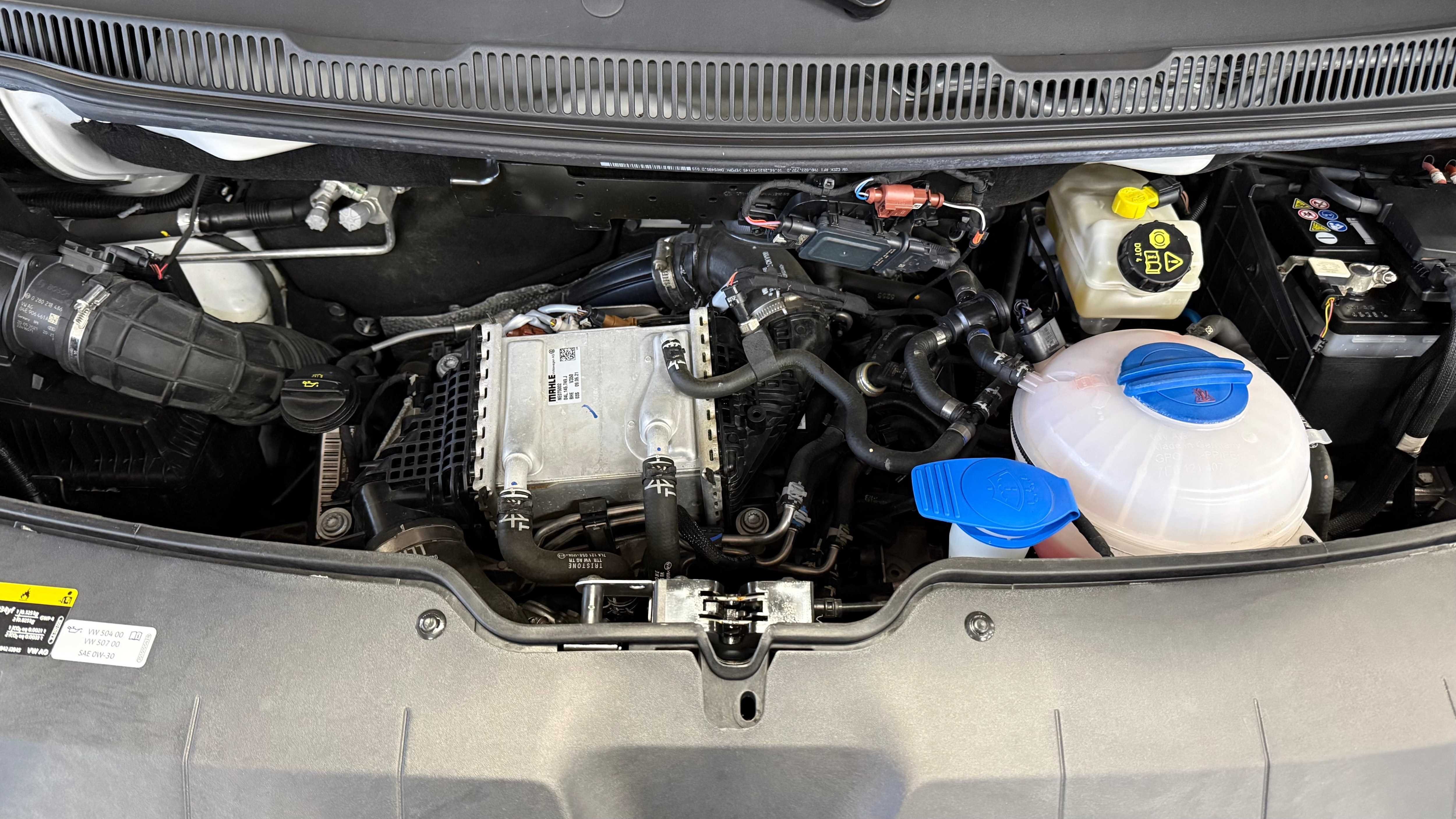 Transporter Kombi 2.0 TDI 9Sitzer Klima AHK AHK