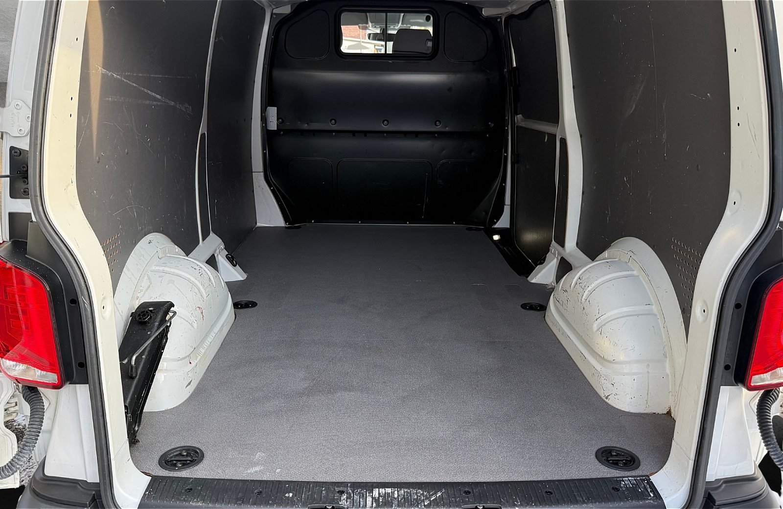 T6.1 Kasten 2.0 TDI LR Heckflügeltüren PDC hinten