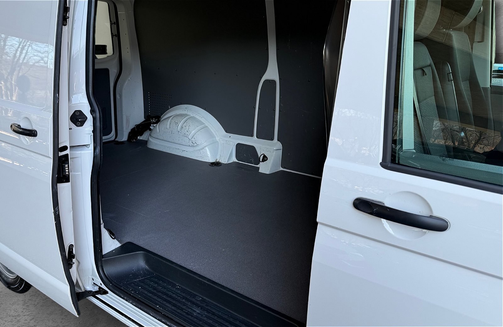 T6.1 Kasten 2.0 TDI LR Heckflügeltüren PDC hinten