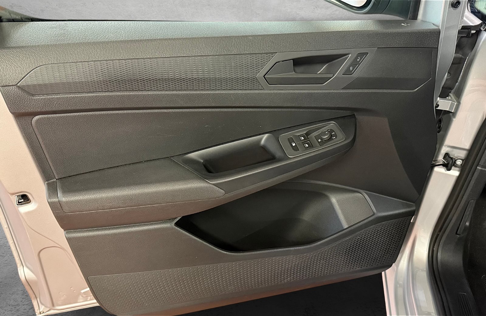 Caddy Cargo 2.0 TDI Klima AHK RFK SHZ Flügeltüren