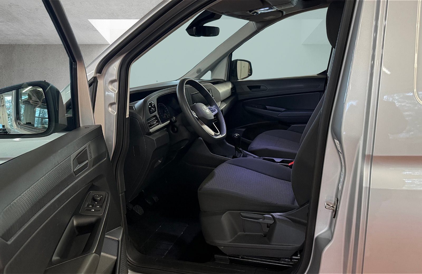 Caddy Cargo 2.0 TDI Klima AHK RFK SHZ Flügeltüren