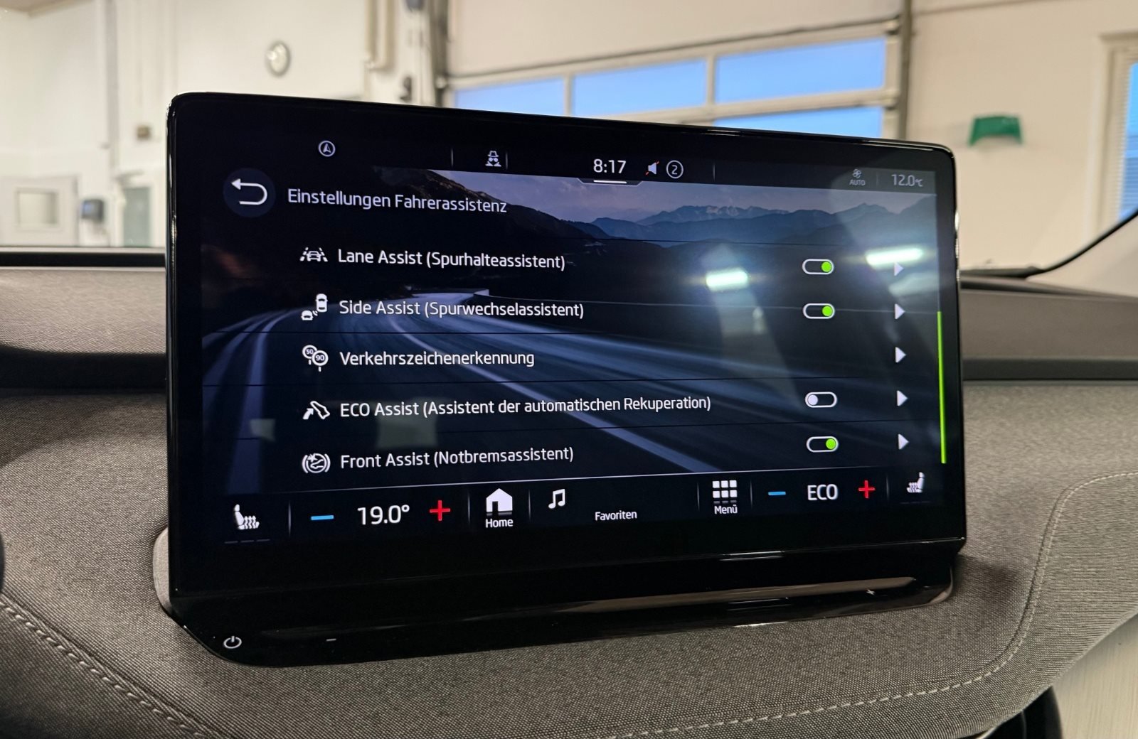 Enyaq 60 Loft LED Navi ACC AHK PDC SHZ ACC AHK