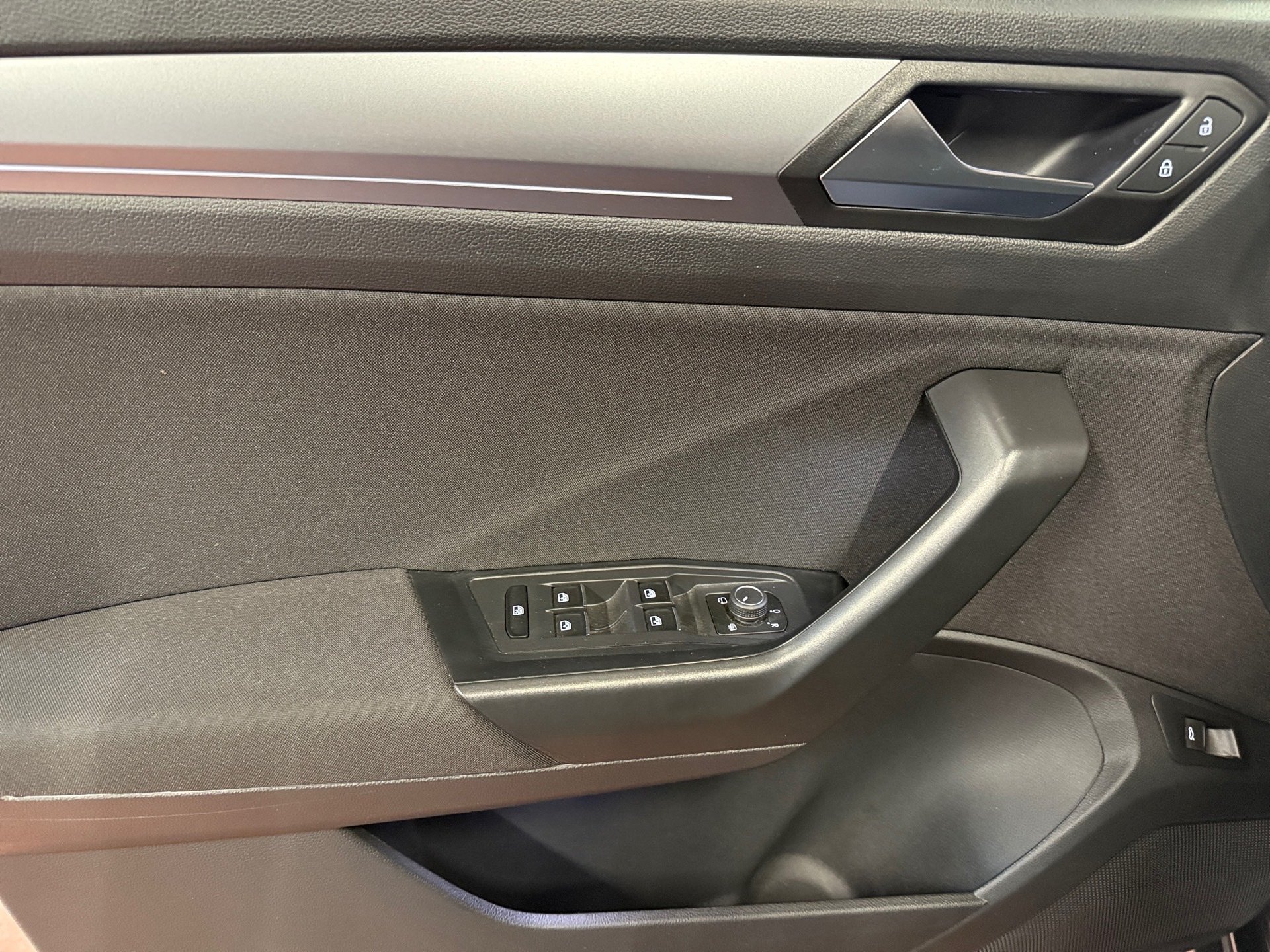 T-Roc 1.5 TSI Active Navi ACC PDC SHZ 2xKlima LM