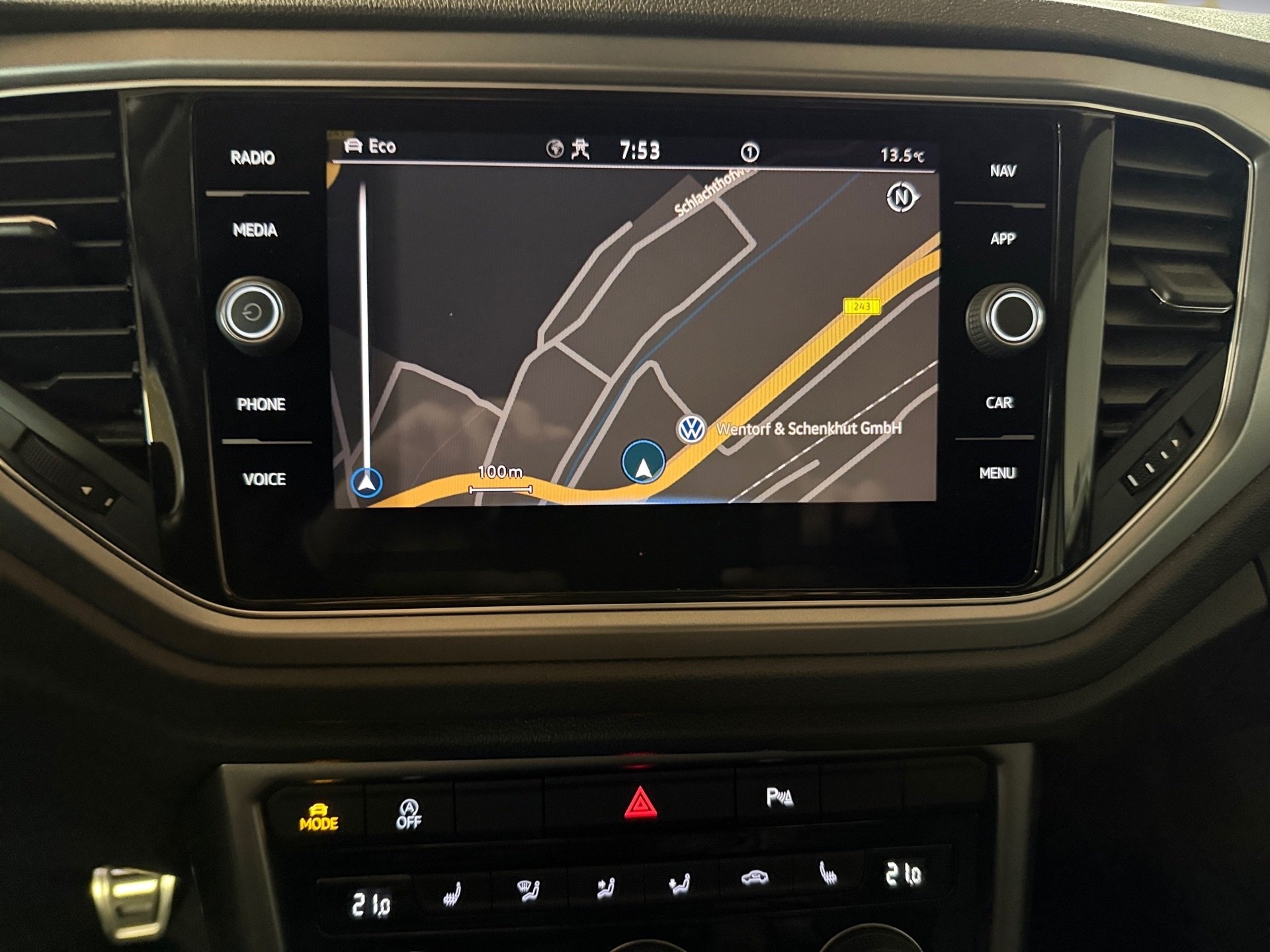 T-Roc 1.5 TSI Active Navi ACC PDC SHZ 2xKlima LM