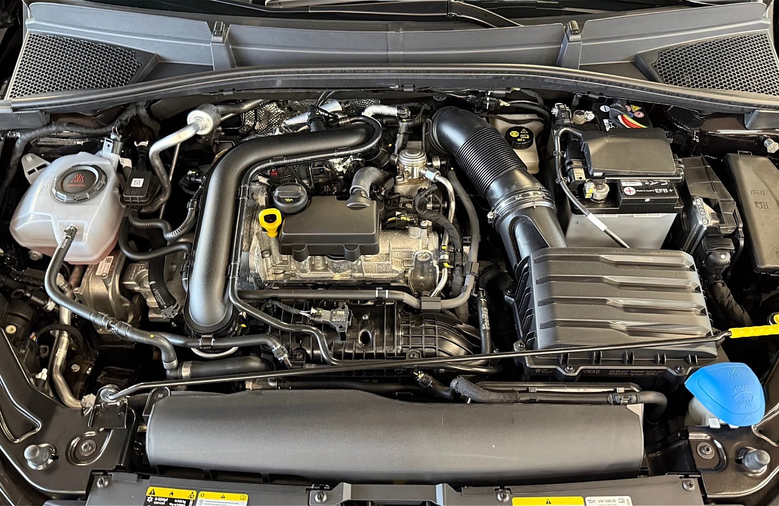 Fabia 1.0 TSI Tour AHK Navi ACC RFK SmartLink LM