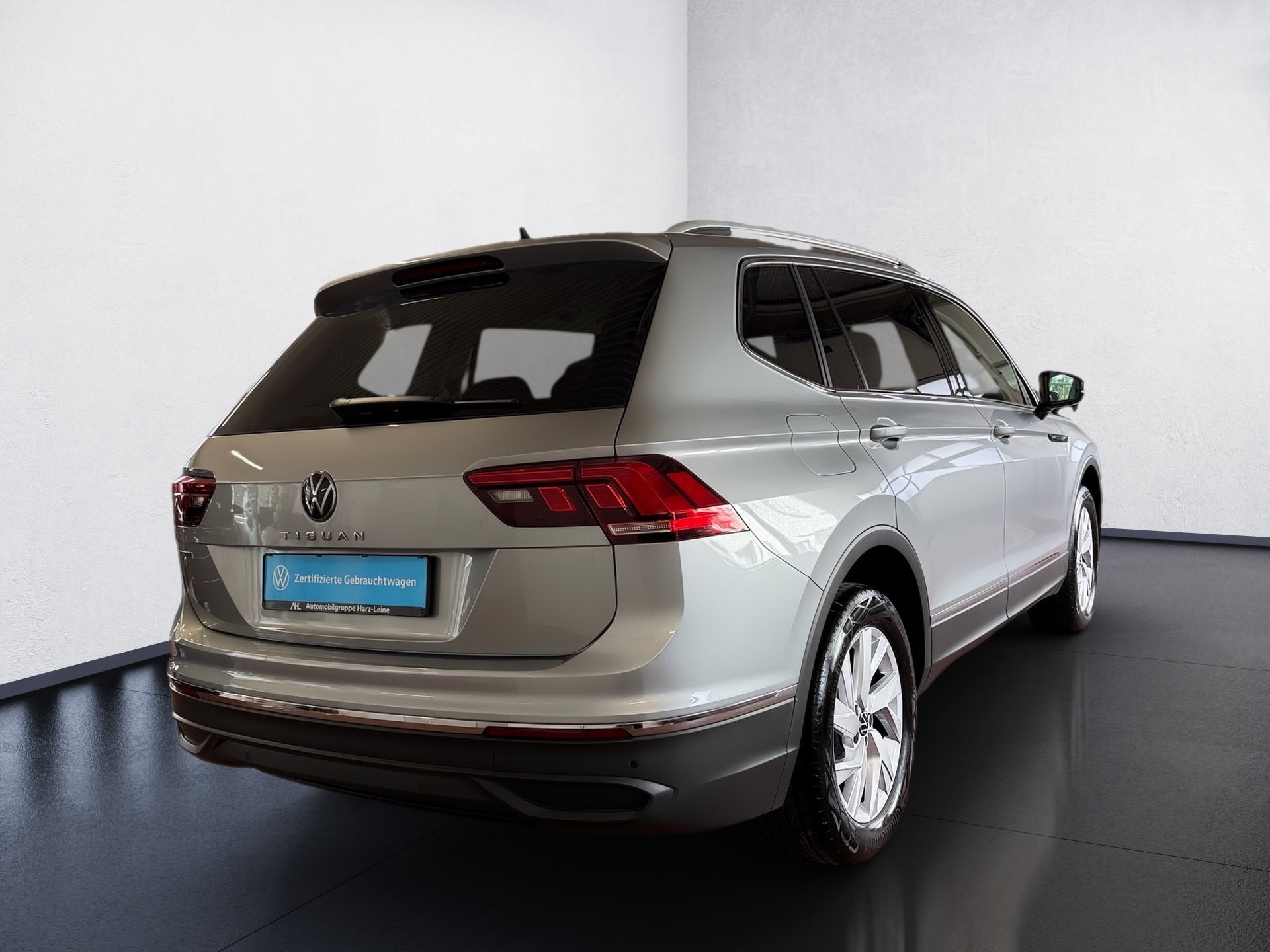 Tiguan Allspace 2.0 TDI Life DSG LED Navi ACC AHK