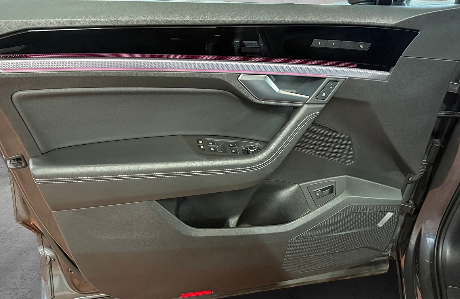 Touareg R-Line 3.0 TDI R-Line Black Style 4M Matrix Luft AHK Leder Standhzg.