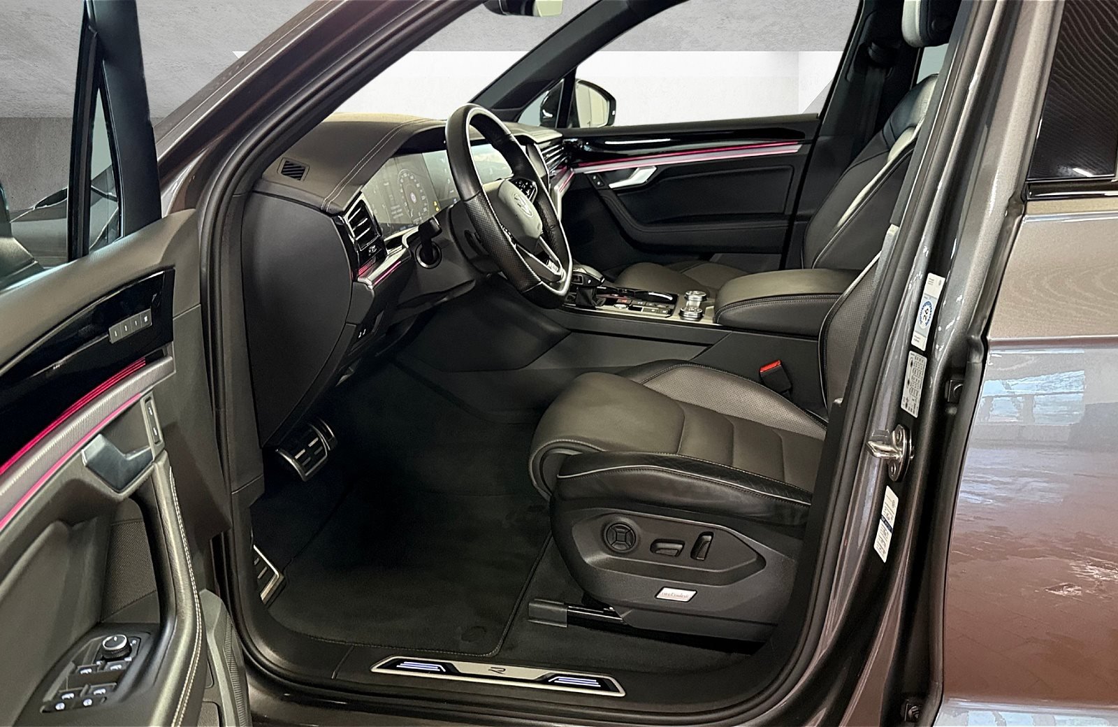 Touareg R-Line 3.0 TDI R-Line Black Style 4M Matrix Luft AHK Leder Standhzg.