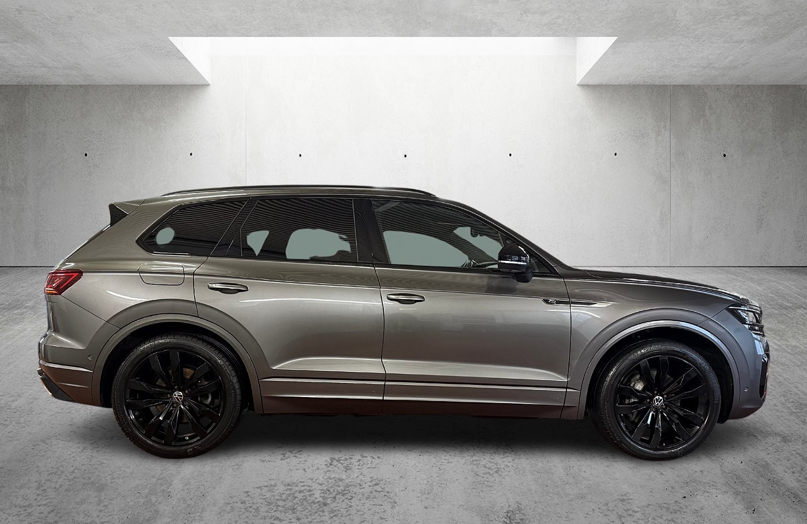 Touareg R-Line 3.0 TDI R-Line Black Style 4M Matrix Luft AHK Leder Standhzg.