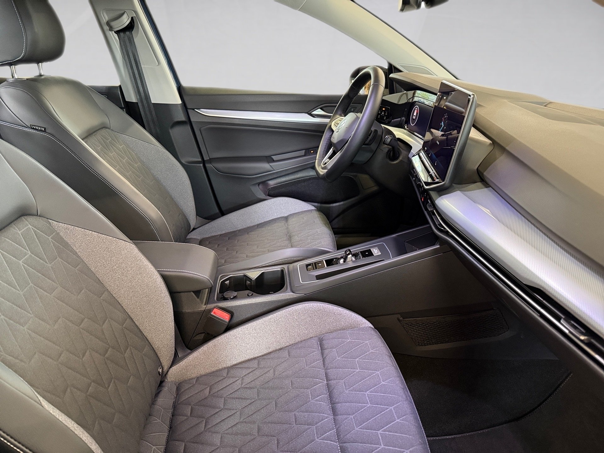 Golf 1.5 eTSI Goal DSG Matrix AHK Navi ACC RFK