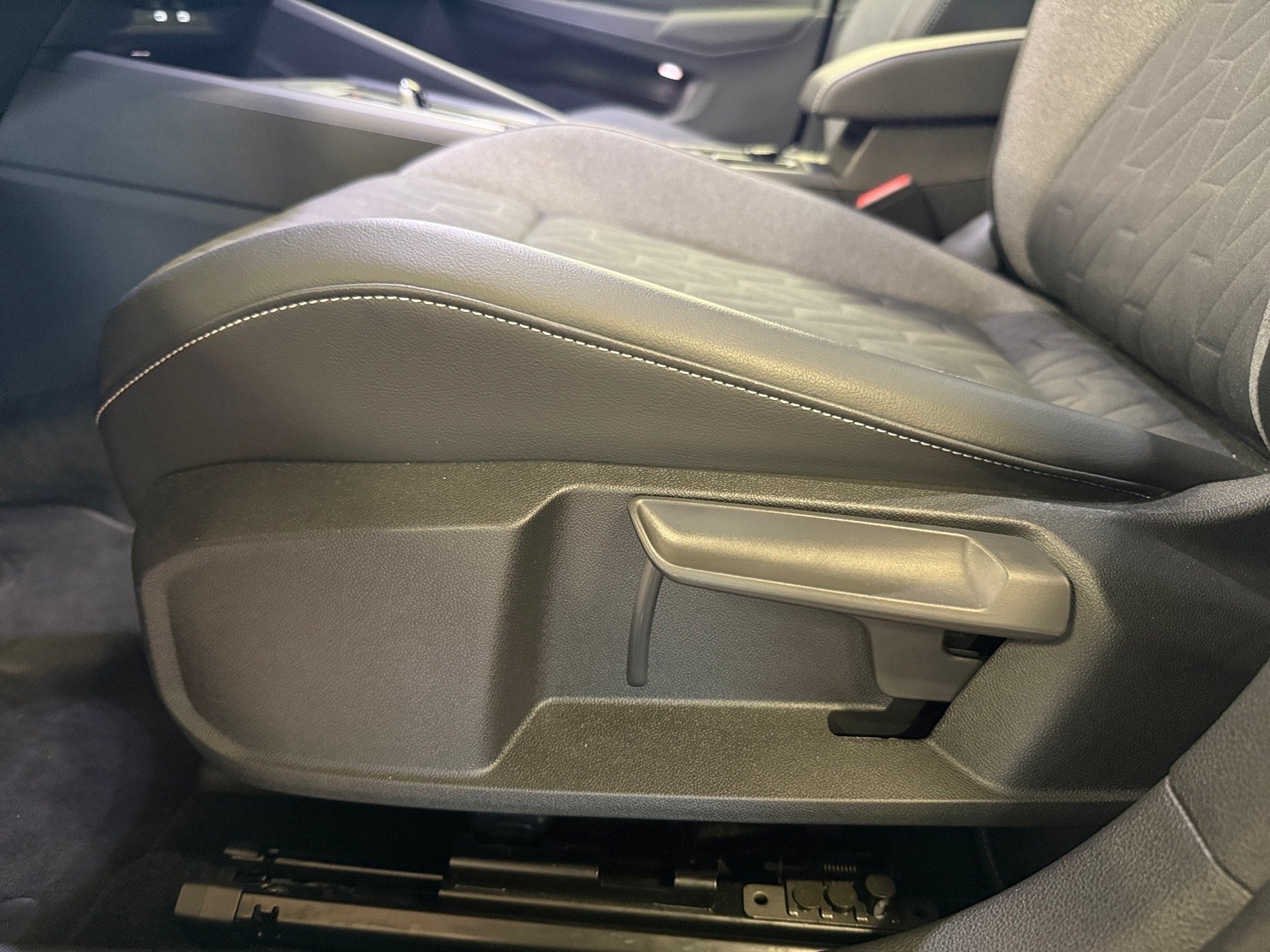 Golf 1.5 eTSI Goal DSG Matrix AHK Navi ACC RFK