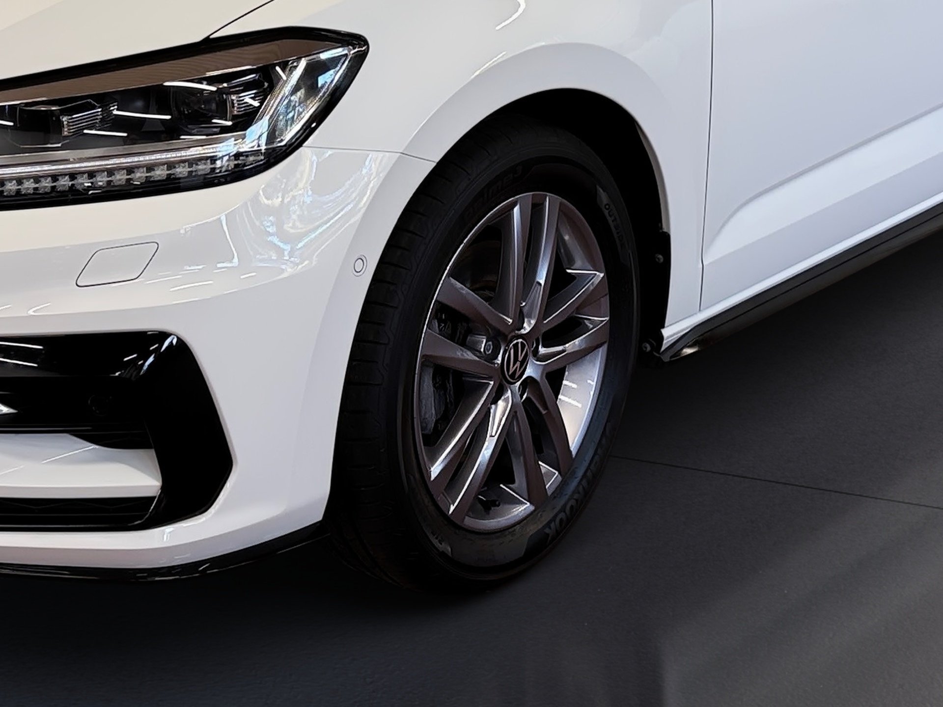 Touran 1.5 TSI R-Line BlackStyle DSG LED Navi ACC