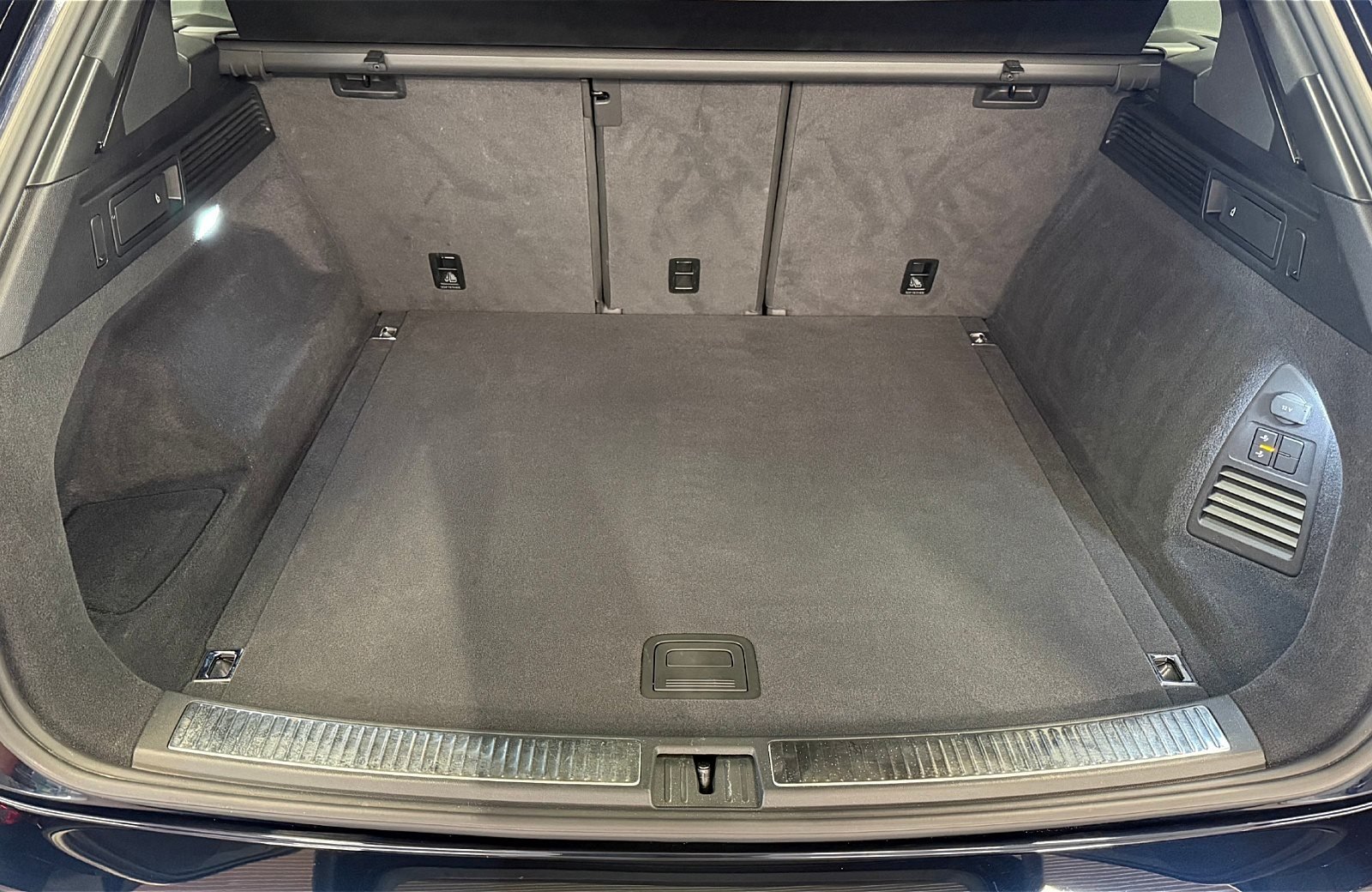 Touareg 3.0 TDI V6 R-Line Tiptronic LED Navi ACC Leder