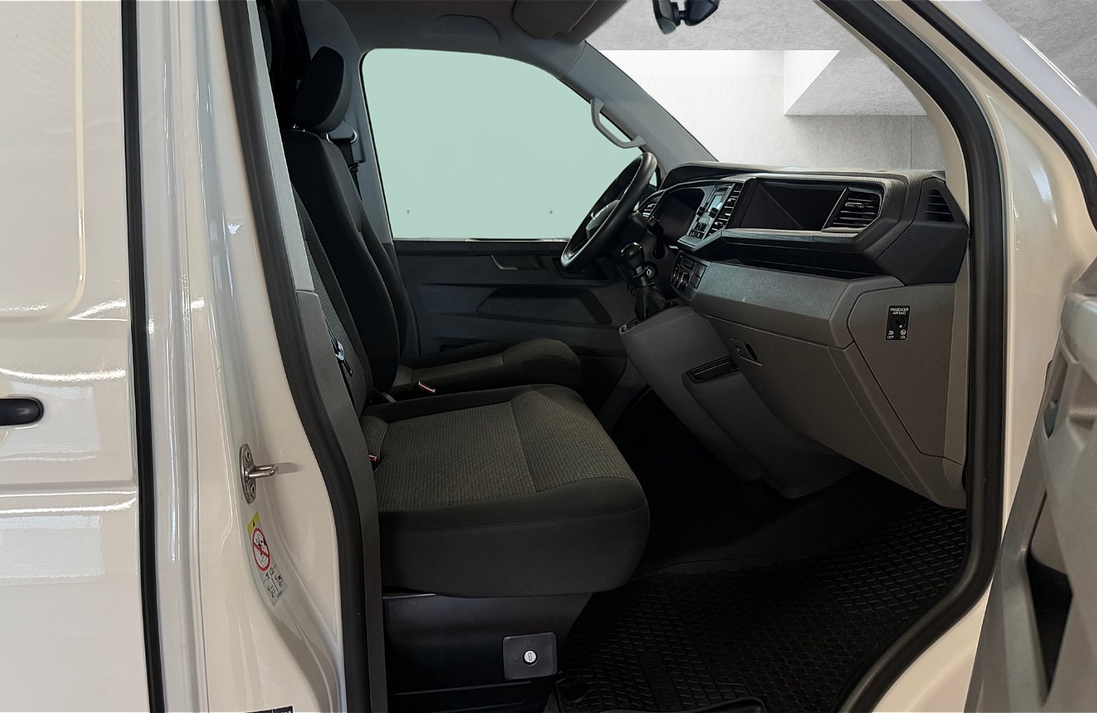 T6.1 Kastenwagen 2.0 TDI Klima AHK PDC hinten