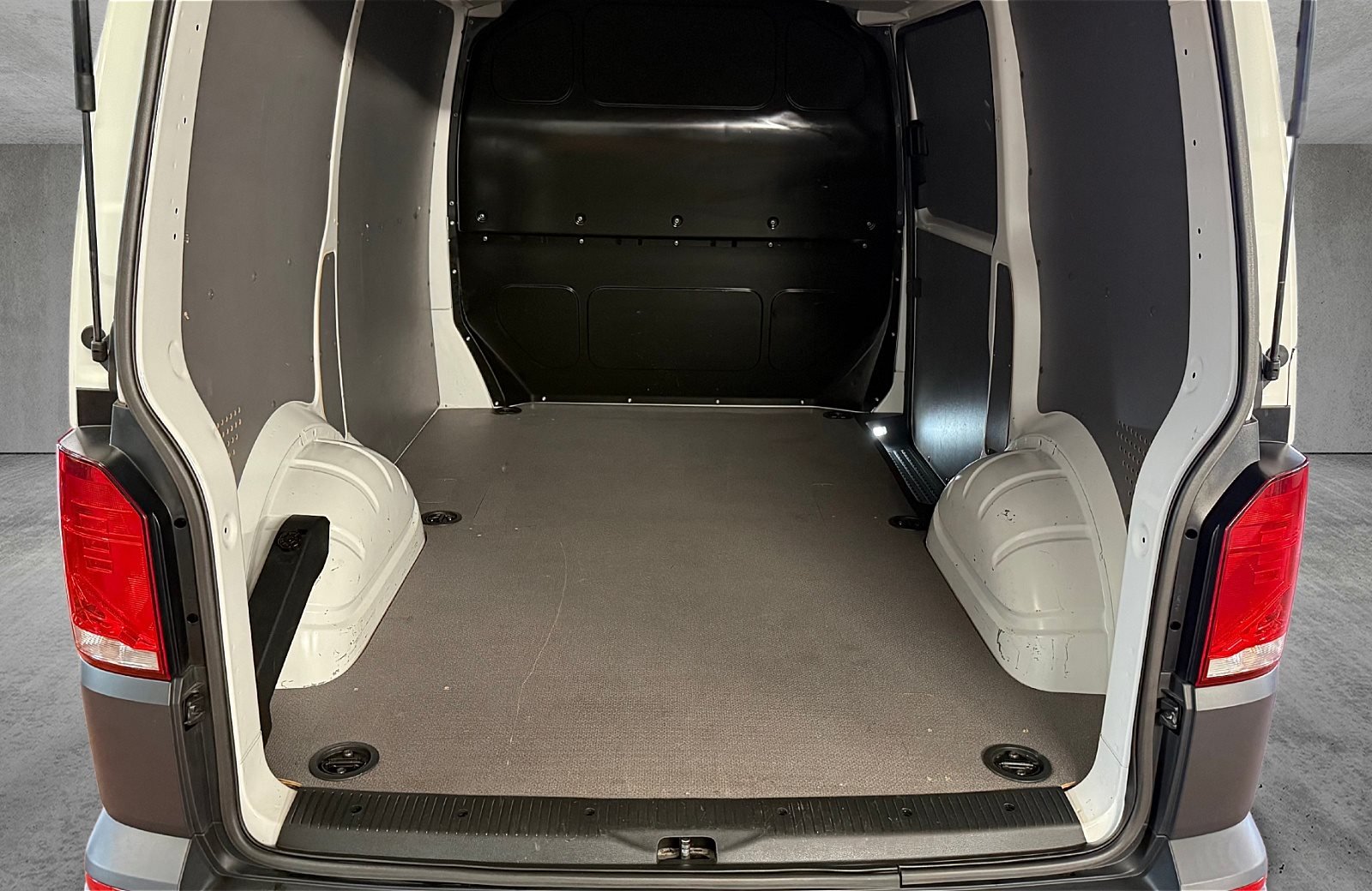 T6.1 Kastenwagen 2.0 TDI Klima AHK PDC hinten