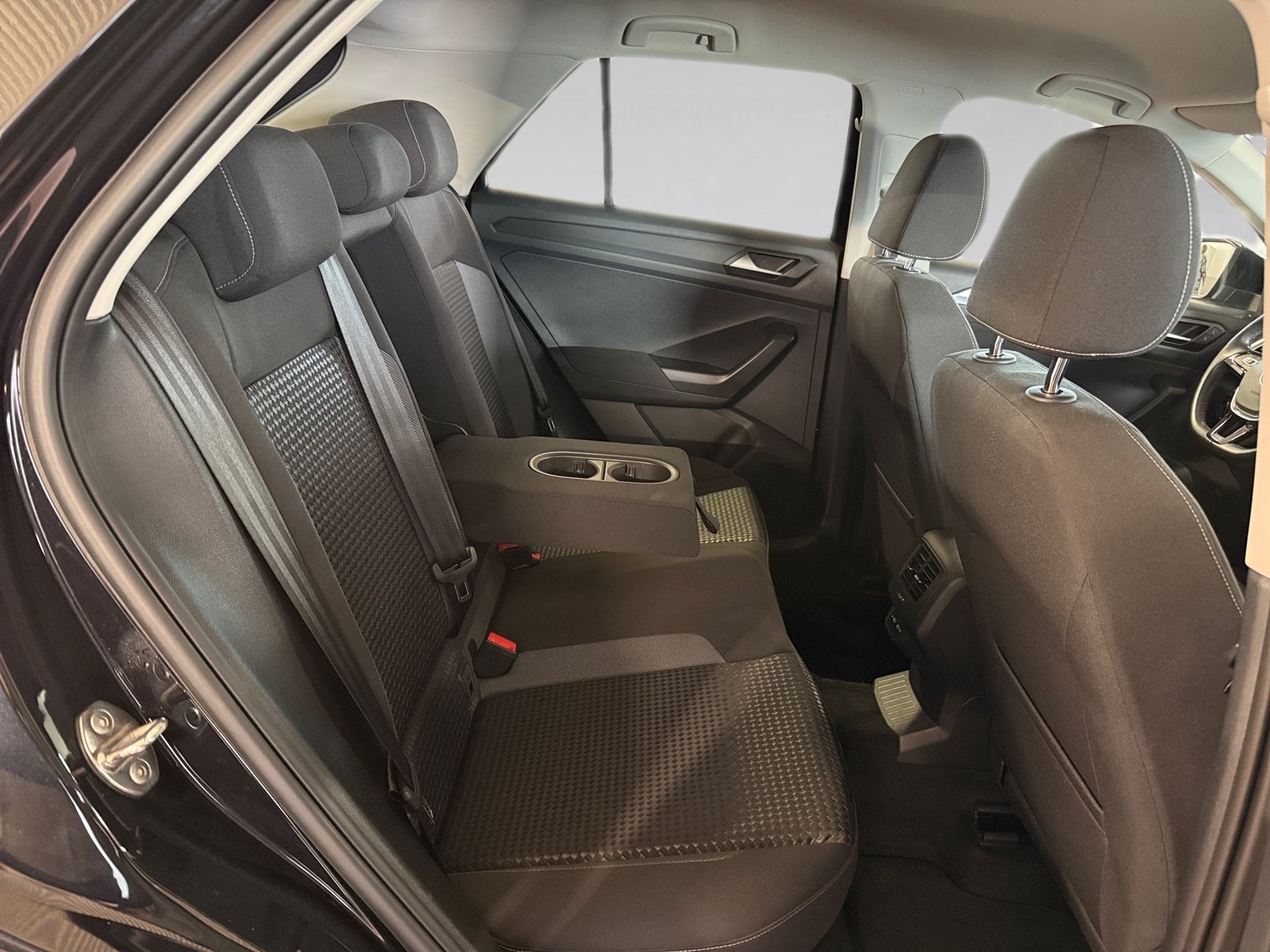 T-Roc 1.5 TSI Active DSG LED Navi ACC RFK ACC LM