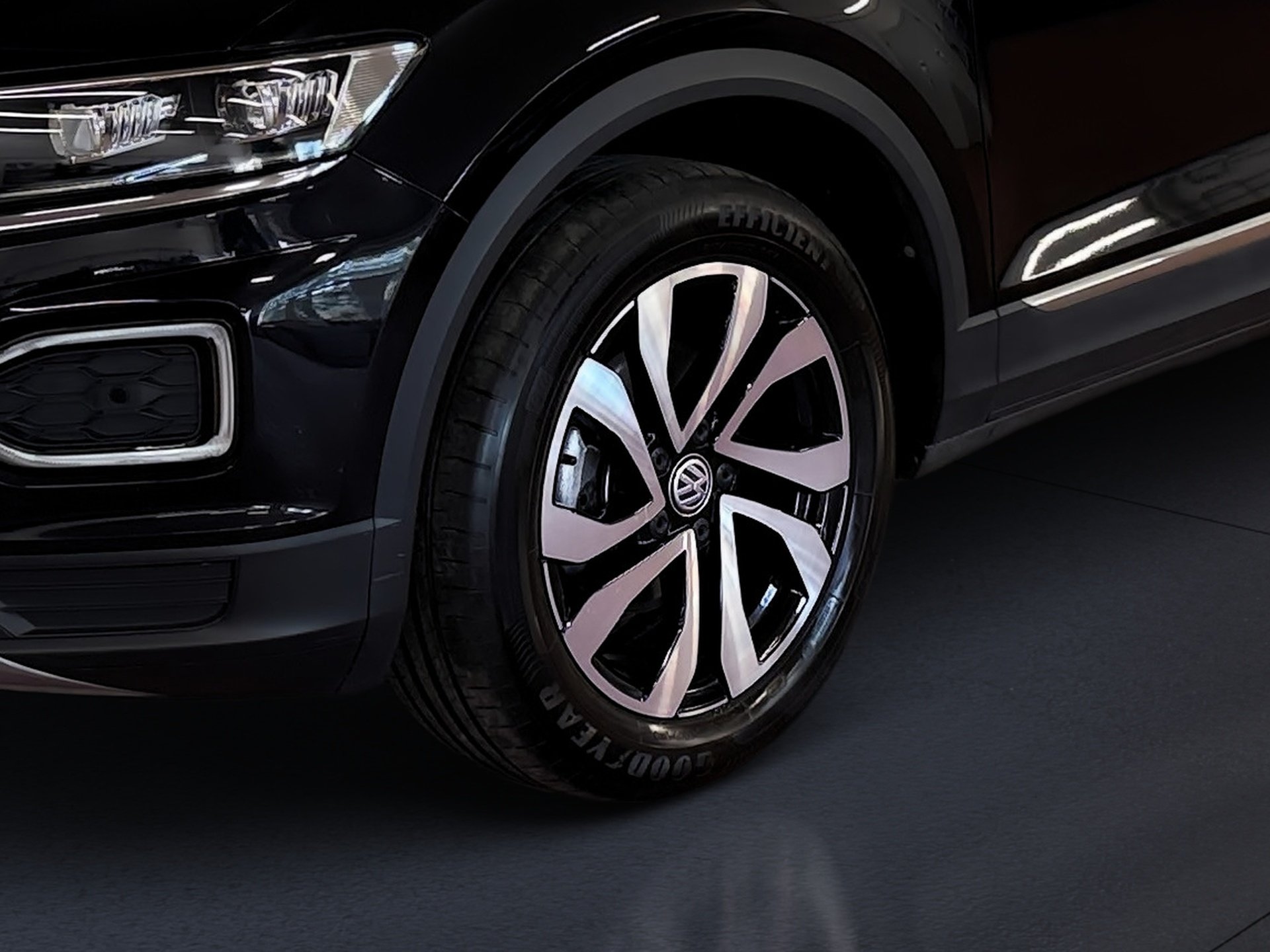 T-Roc 1.5 TSI Active DSG LED Navi ACC RFK ACC LM