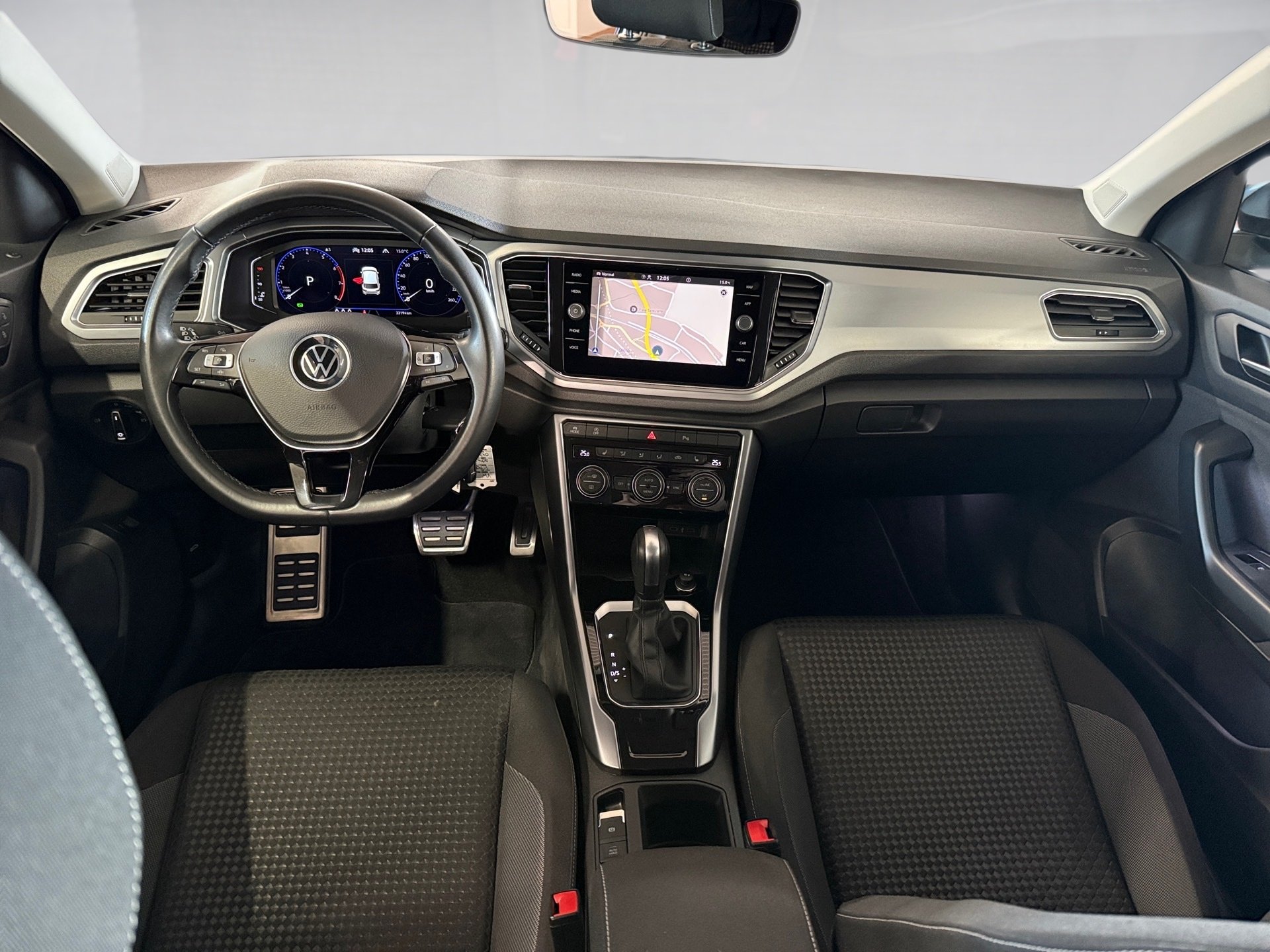 T-Roc 1.5 TSI Active DSG LED Navi ACC RFK ACC LM