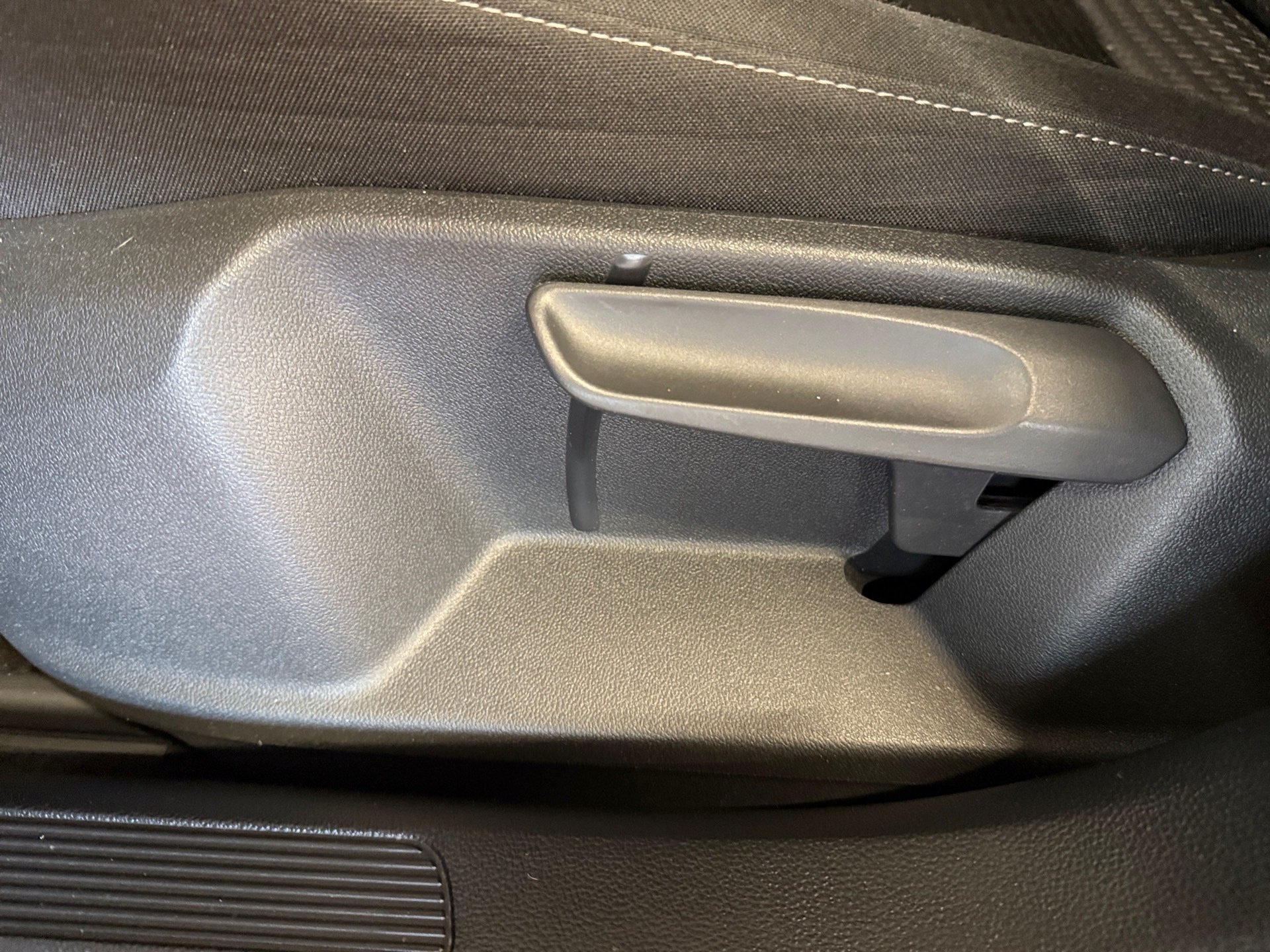 T-Roc 1.5 TSI Active DSG LED Navi ACC RFK ACC LM