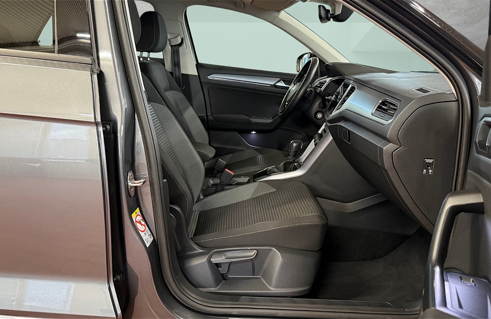 T-Roc 1.5 TSI Active DSG Navi ACC AHK 2xKlima LM