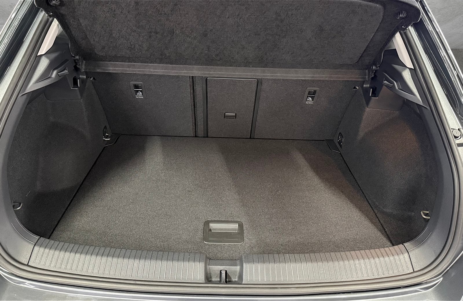 T-Roc 1.5 TSI Active DSG Navi ACC AHK 2xKlima LM