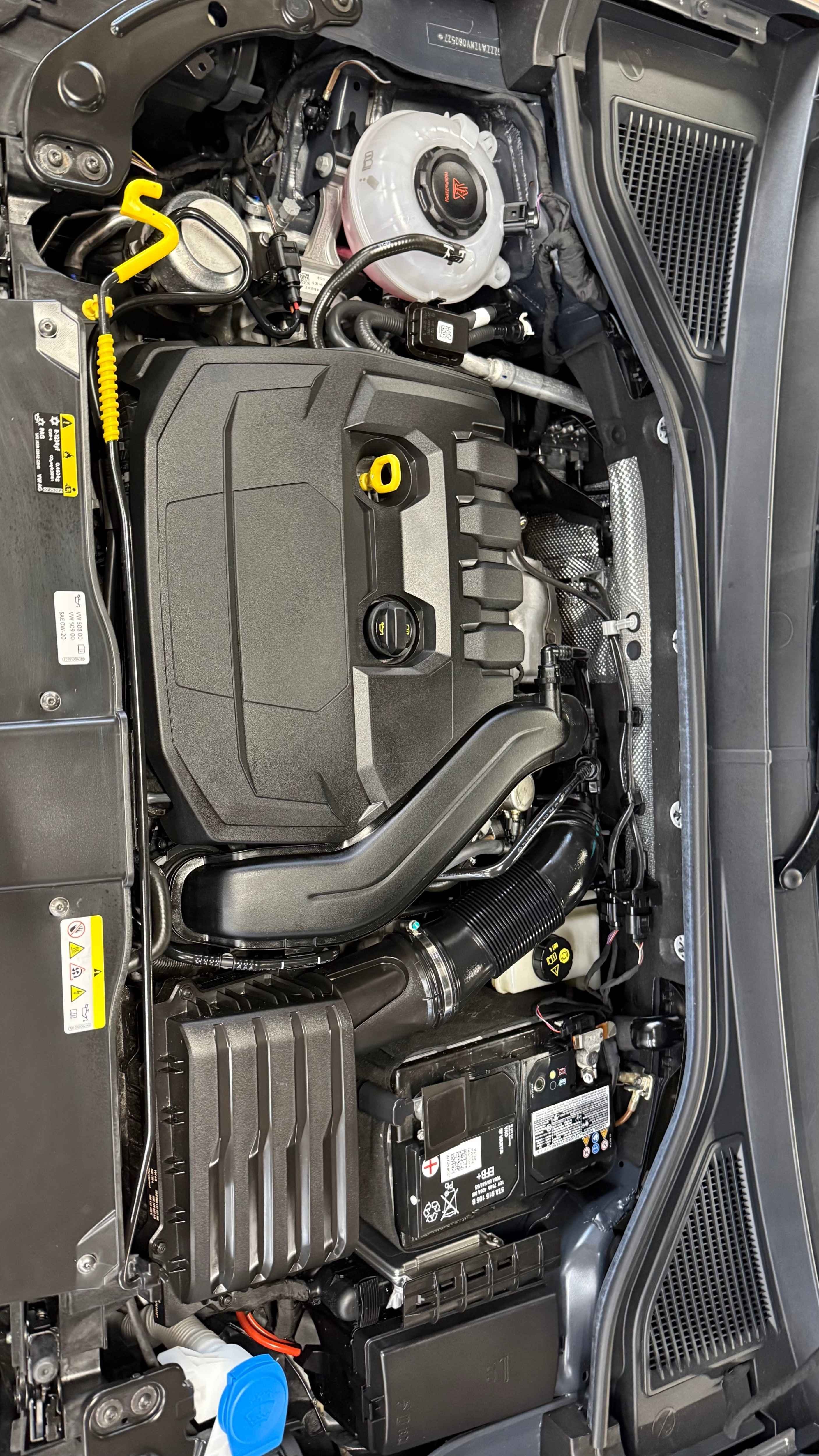 T-Roc 1.5 TSI Active DSG Navi ACC AHK 2xKlima LM