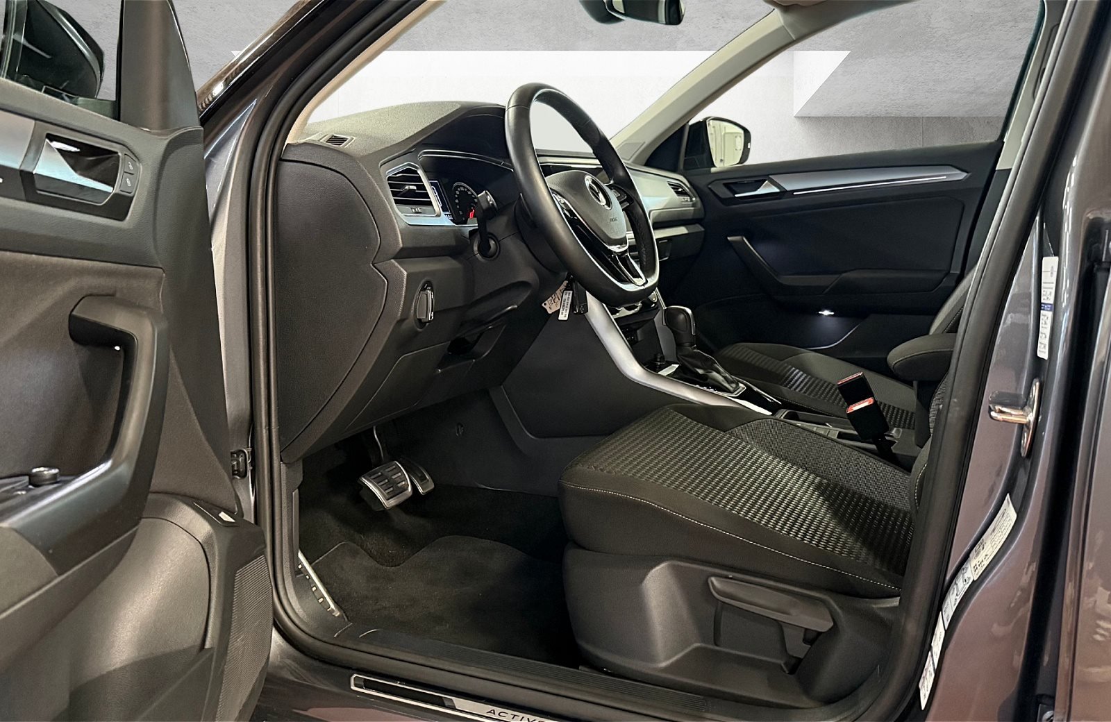 T-Roc 1.5 TSI Active DSG Navi ACC AHK 2xKlima LM