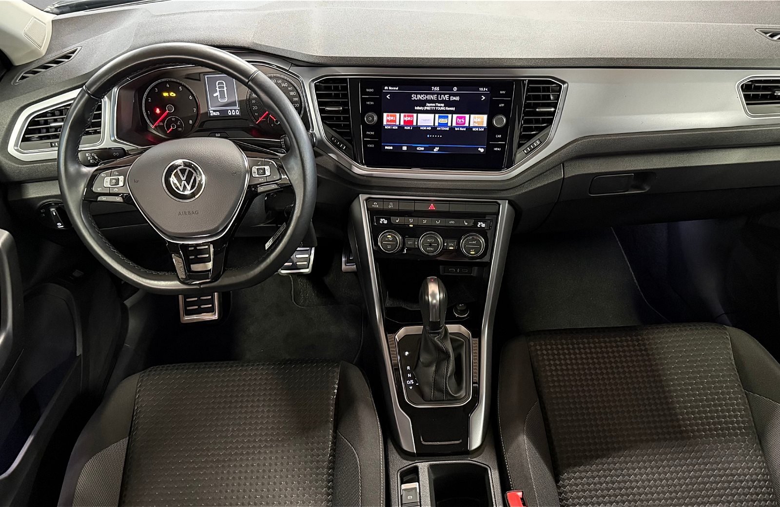 T-Roc 1.5 TSI Active DSG Navi ACC AHK 2xKlima LM