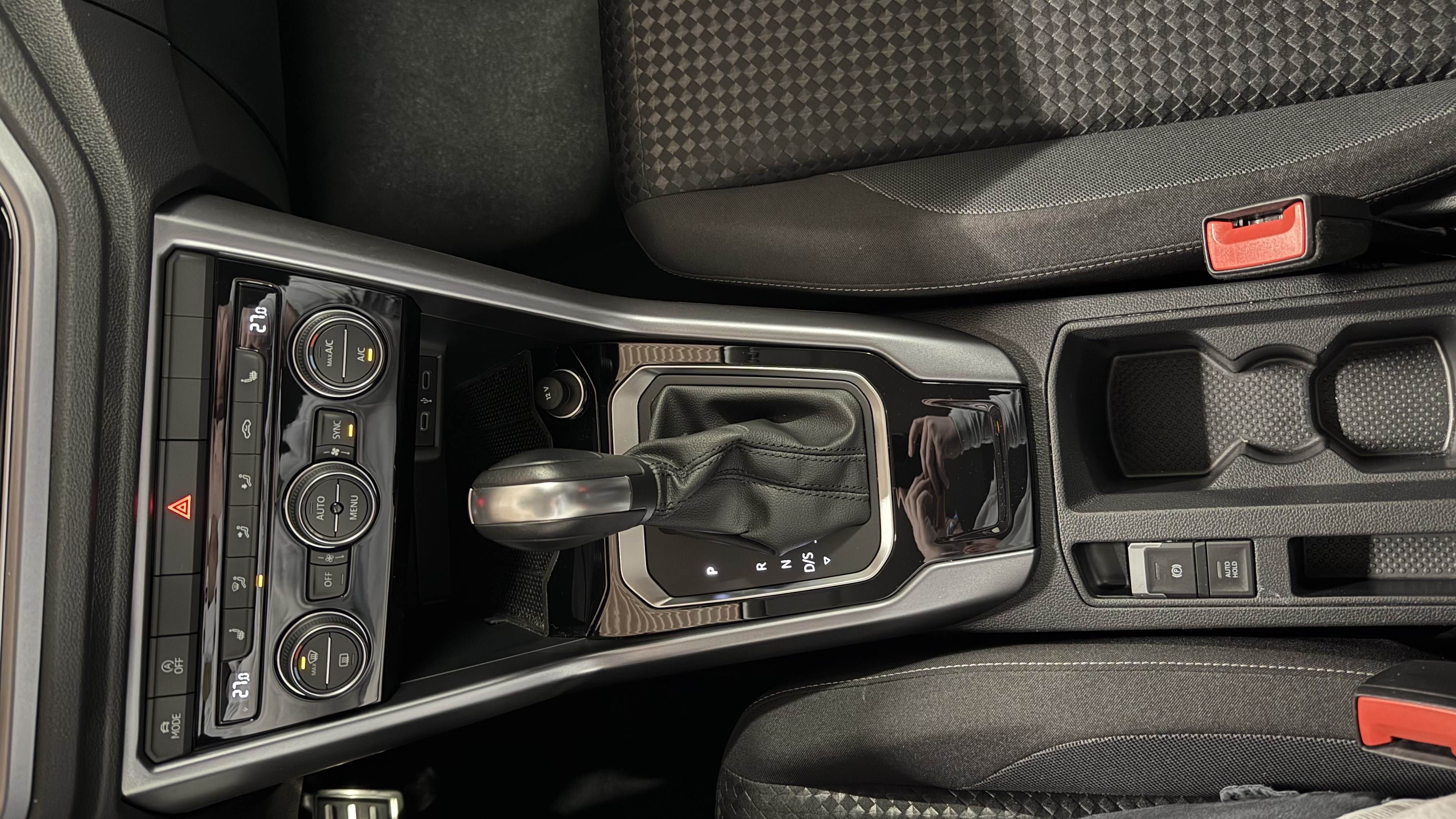 T-Roc 1.5 TSI Active DSG Navi ACC AHK 2xKlima LM